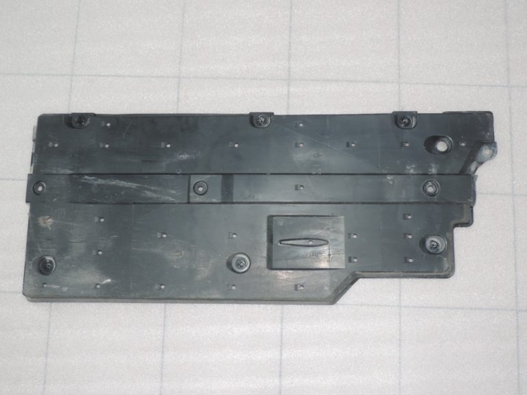 Oriģinālā Toyota Yaris P21 apakšējā paneļa priekšējais kreisais 58166K0010