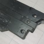 Oriģinālā Toyota Yaris P21 apakšējā paneļa priekšējais kreisais 58166K0010