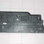 Oriģinālā Toyota Yaris P21 apakšējā paneļa priekšējais kreisais 58166K0010