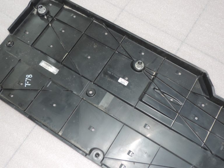 Oriģinālā Toyota Yaris P21 apakšējā paneļa priekšējais kreisais 58166K0010