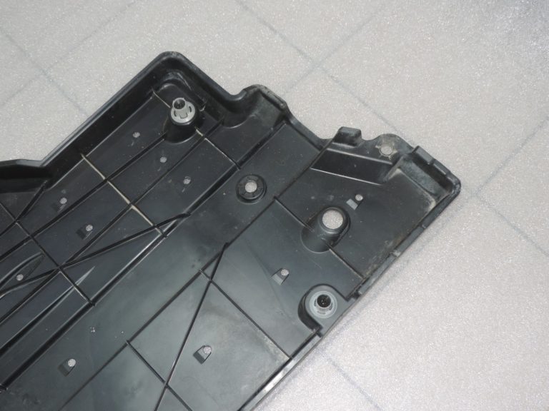 Oriģinālā Toyota Yaris P21 apakšējā paneļa priekšējais kreisais 58166K0010