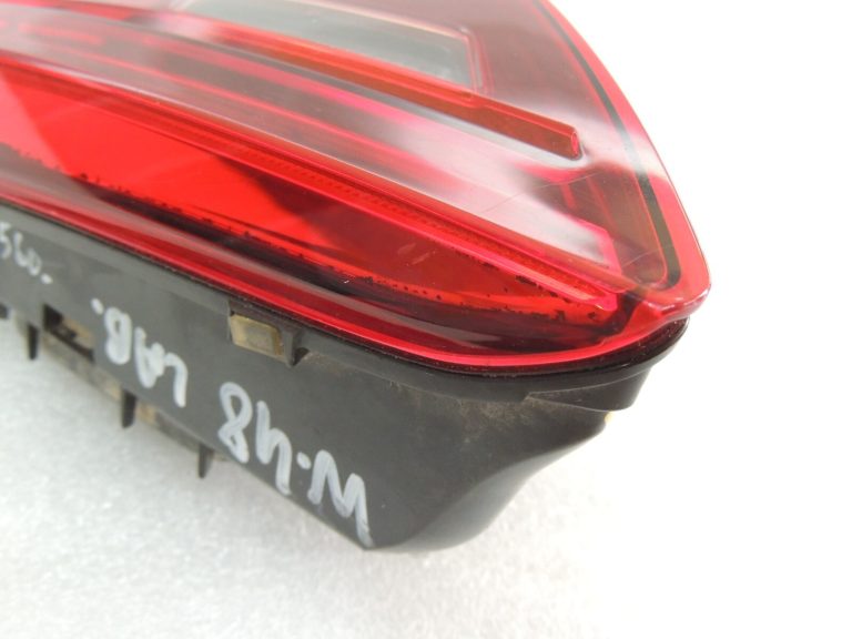 Volkswagen Tiguan II Aizmugurējā labā iekšējā aizmugurējā gaisma 5NA945094F