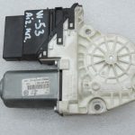 Oriģinālais VW Tiguan 5N aizmugurējā kreisā loga regulatora motors 5N0959703 5N0959703D