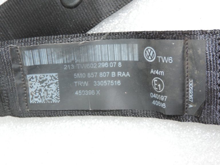 Oriģinālais VW Tiguan 5N Golf Plus 5 Aizmugurējās drošības jostas centrs 5M0857807B