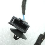 Oriģinālā Volkswagen Tiguan 5N priekšējo durvju instalācija priekšā pa kreisi 5N0971120G