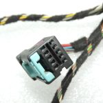 Oriģinālā Volkswagen Tiguan 5N priekšējo durvju instalācija priekšā pa kreisi 5N0971120G