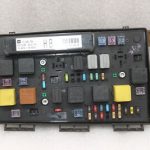 Opel Zafira B drošinātāju kārba ar drošības kodu RESET 13206754 93184656