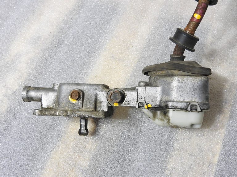 Opel Monterey Isuzu Trooper pārnesumu svira GM 8971008861 97100886